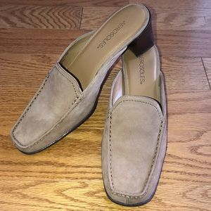 NEW Beautiful Suede Tan Mules